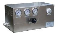 Газовый смеситель двухкомпонентный Pusher M273-50 50m3/h; обл. прим.: Углеки́слый газ,  Аргон, Азот, Кислород, Гелий, Водород; для сварки; входное давление: 7 - 10 бар; выходное давление: 0,5 - 4 бара; газовые соединения: 0.5”FNPT